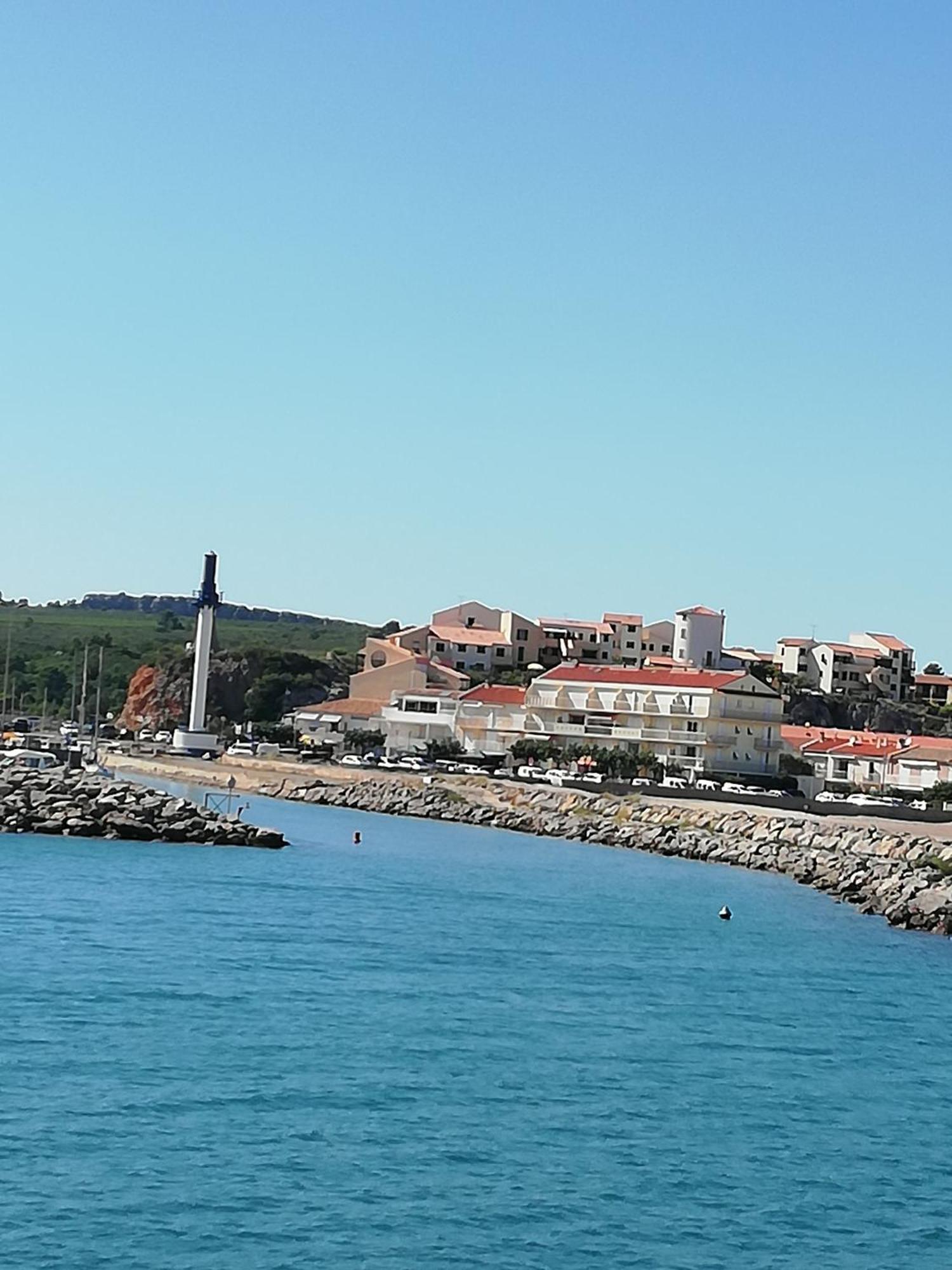 Superbe Appartement Avec Vue Sur Mer Et Port, Parking Prive Saint-Pierre-la-Mer  Exterior foto